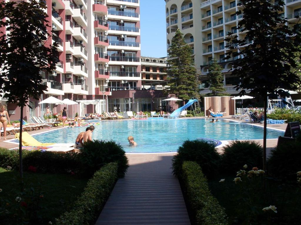 Admiral Plaza Hotel Sunny Beach Exterior photo